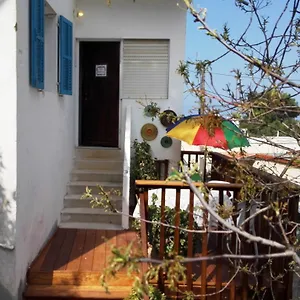 The Artist's House Overlooking The Bay Of Apartment